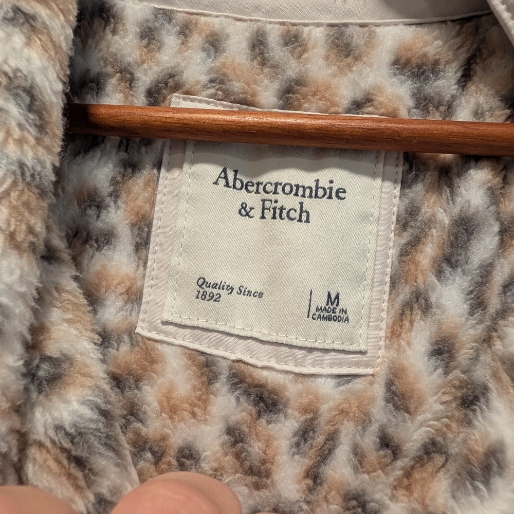 ABERCROMBIE & FITCH Assymetrical Snap-up Leopard Fleece Sweater Jacket Medium - Picture 7 of 9